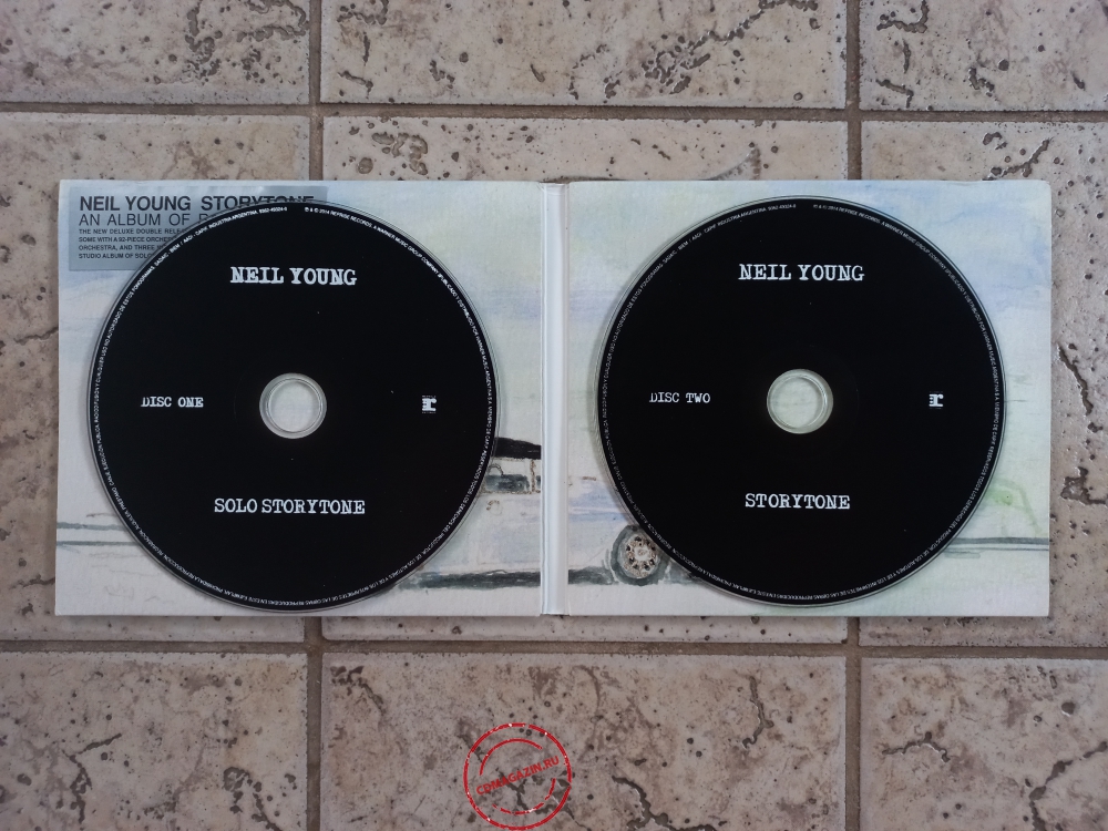 Audio CD: Neil Young (2014) Storytone